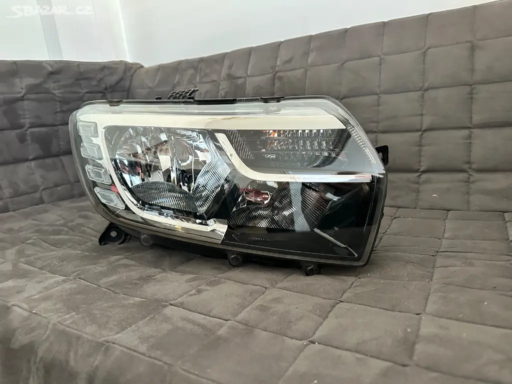 Náhled: Dacia Sandero II lift světlo